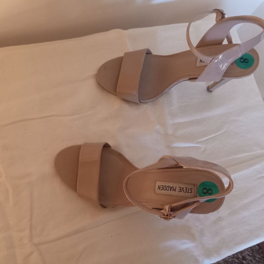 High Heels - Picture 2 of 2